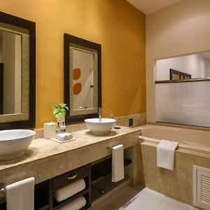 Premium Swim Up Junior Suite